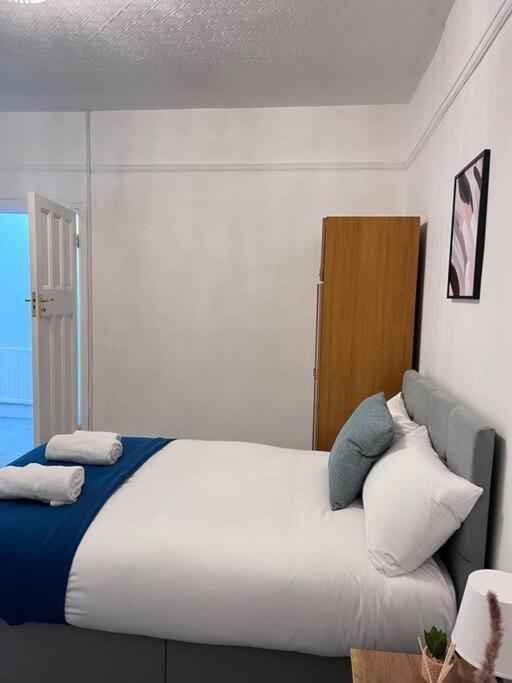 Spacious 3 Bed Flat - Beach Nearby - No Pets Southend-on-Sea Ngoại thất bức ảnh