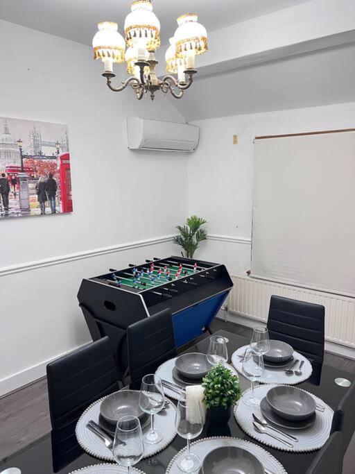 Spacious 3 Bed Flat - Beach Nearby - No Pets Southend-on-Sea Ngoại thất bức ảnh