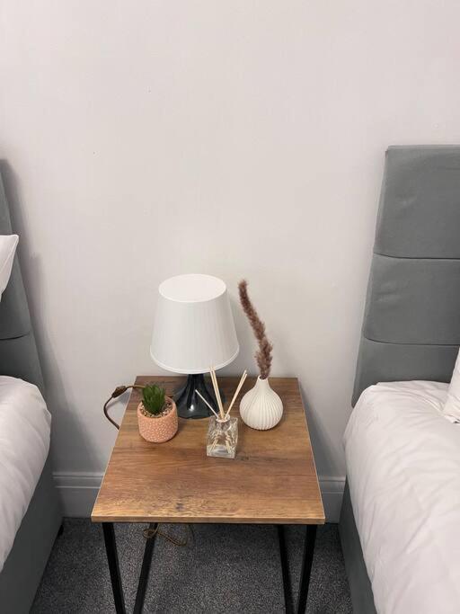 Spacious 3 Bed Flat - Beach Nearby - No Pets Southend-on-Sea Ngoại thất bức ảnh